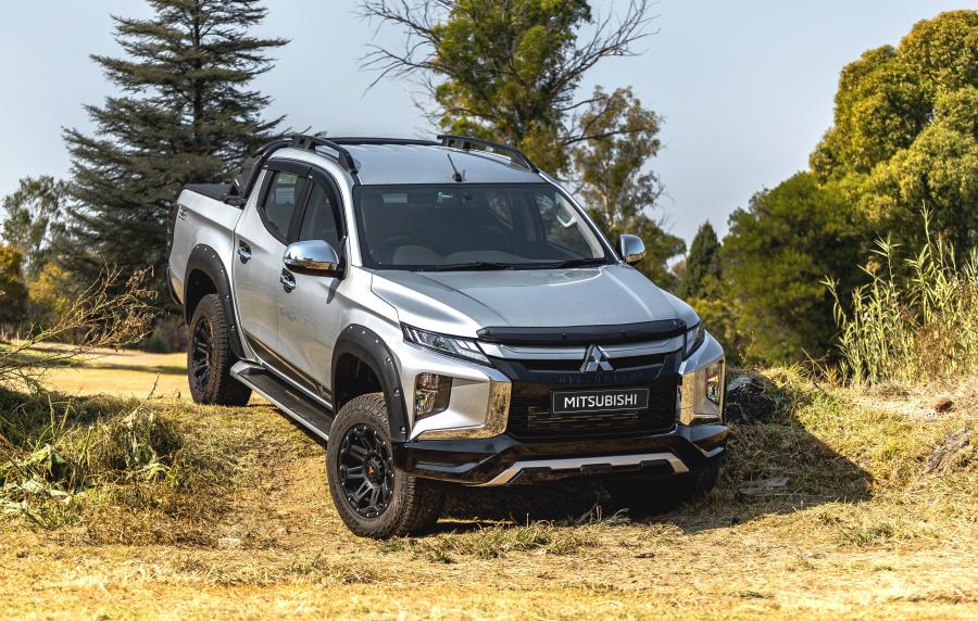  Mitsubishi Triton Xtreme Double Cab 2020 года  (ZA) (фото 7 из 17)